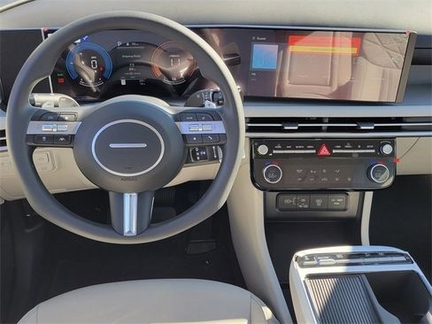 New 2026 Hyundai Tucson Blue SE image 4