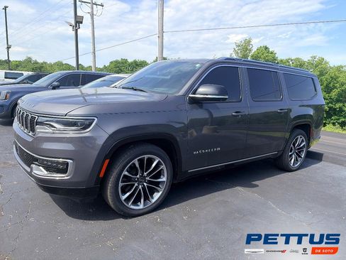 Used 2023 Jeep Wagoneer L Series III w/ Premium Group I AWD/4WD image 1