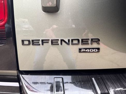 Used 2022 Land Rover Defender 110 X-Dynamic SE AWD/4WD image 25