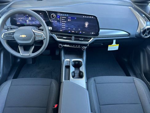 New 2026 Chevrolet Equinox EV LT image 12