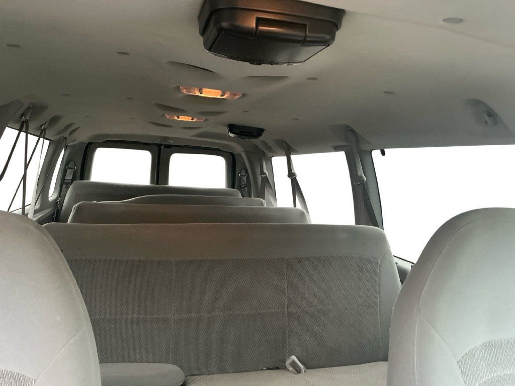 Used 2006 Ford E-350 and Econoline 350 Extended Wagon Super Duty RWD image 23