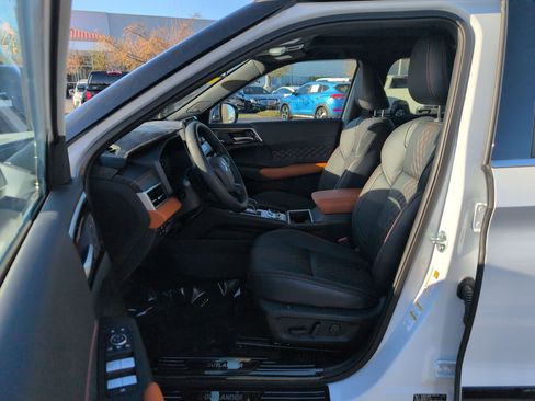 Used 2025 Mitsubishi Outlander SEL image 27