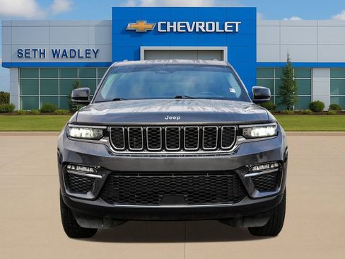 Used 2022 Jeep Grand Cherokee Limited AWD/4WD image 2