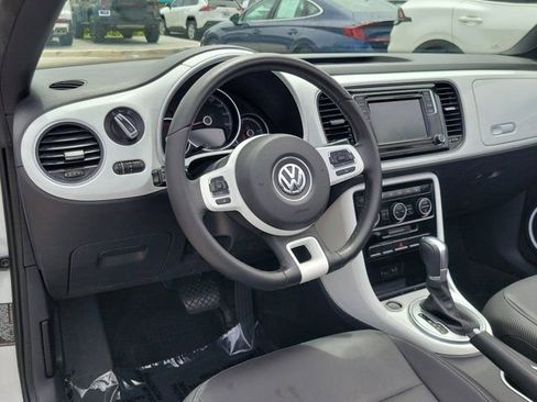 Used 2019 Volkswagen Beetle 2.0T SE FWD image 19