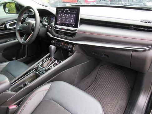 Used 2022 Jeep Compass Trailhawk image 10