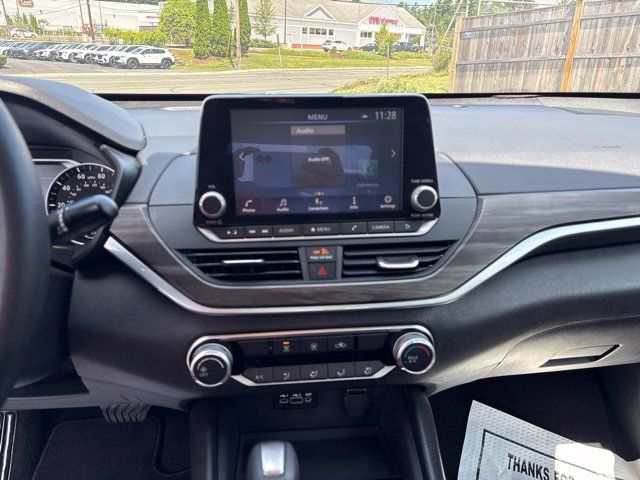 Used 2025 Nissan Altima 2.5 SV FWD image 18
