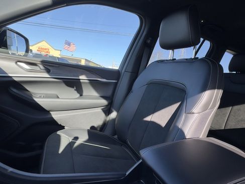 New 2026 Jeep Grand Cherokee Laredo image 14