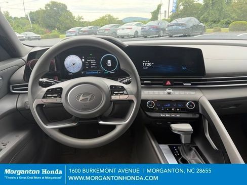 Used 2024 Hyundai Elantra SEL FWD image 15