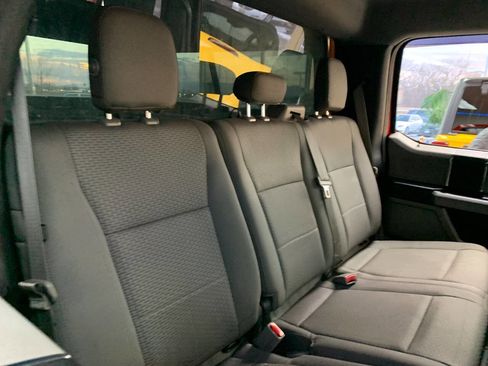 Used 2015 Ford F150 XLT image 9