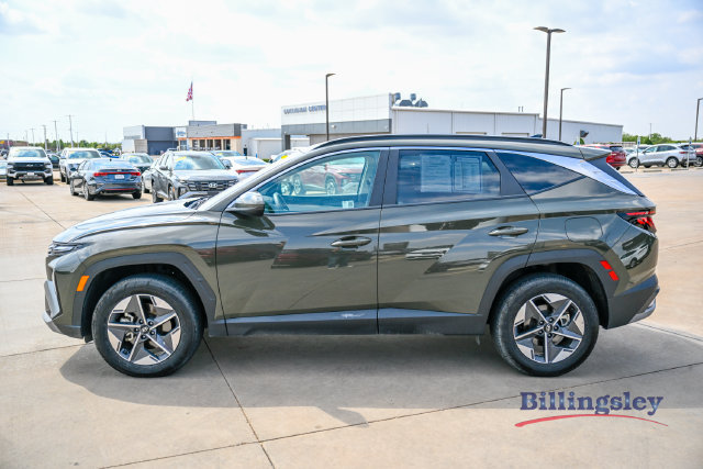 Certified 2025 Hyundai Tucson SEL AWD/4WD image 2