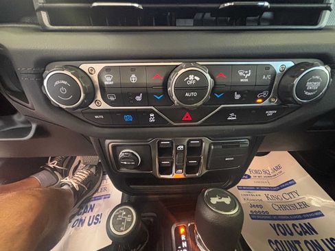 Certified 2025 Jeep Wrangler Unlimited Sahara AWD/4WD image 25