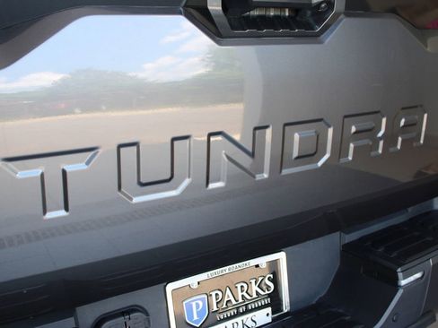 Used 2023 Toyota Tundra SR5 w/ SR5 Convenience Package AWD/4WD image 38