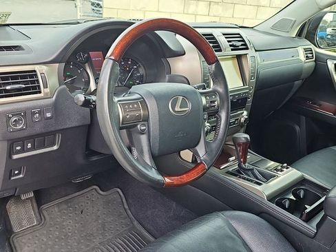 Used 2015 Lexus GX 460 image 16