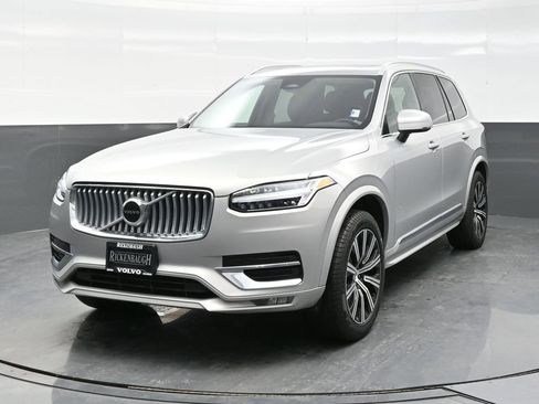Used 2025 Volvo XC90 B5 Core AWD/4WD image 2