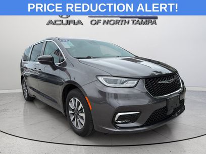 Used 2023 Chrysler Pacifica Touring-L
