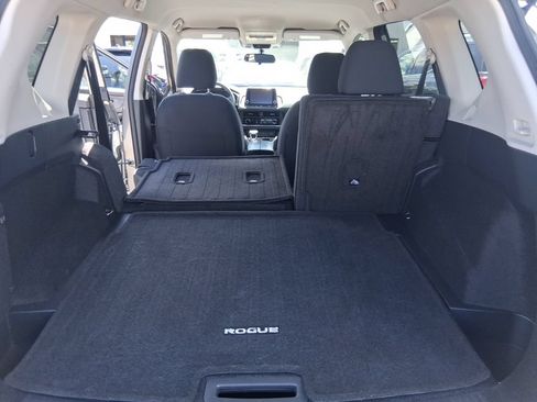 Used 2023 Nissan Rogue S FWD image 18