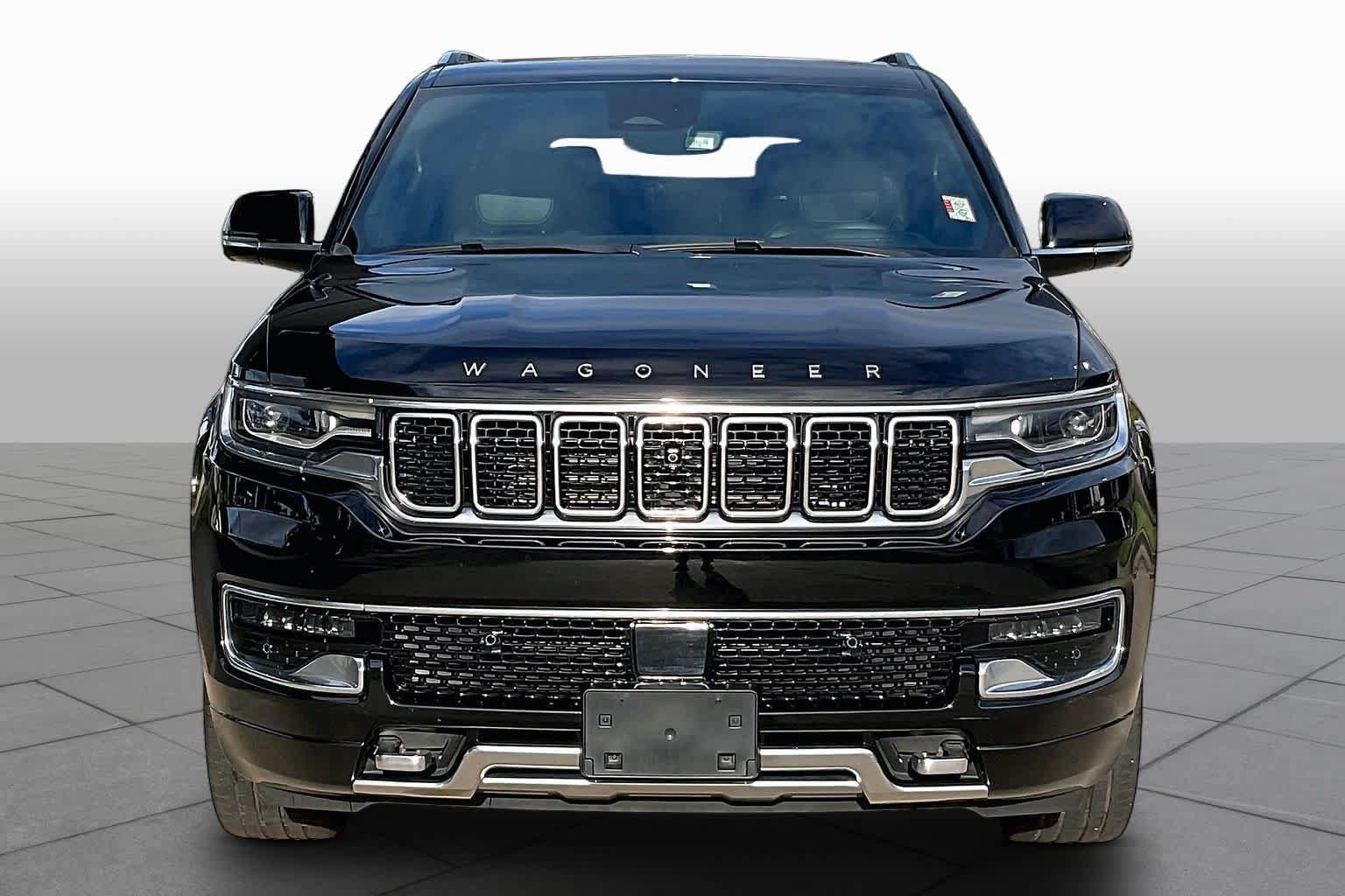 Used 2023 Jeep Wagoneer Series III w/ Premium Group I AWD/4WD image 4