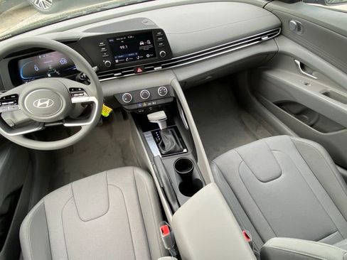 New 2026 Hyundai Elantra SE FWD image 25