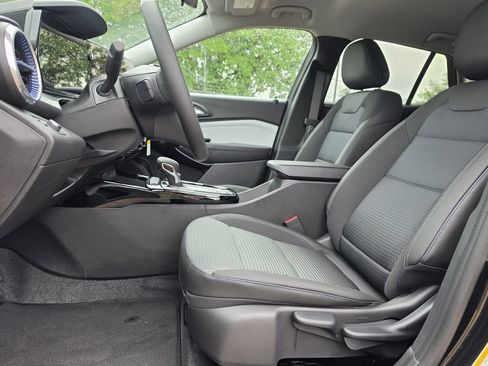 New 2026 Chevrolet Trax LT w/ Driver Confidence Package FWD image 15