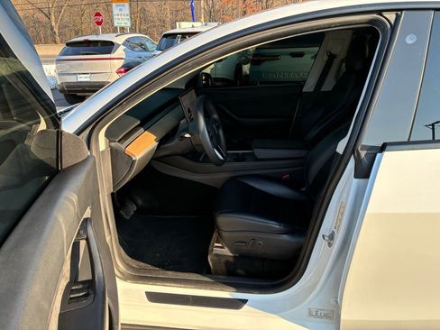 Used 2021 Tesla Model Y Long Range image 24