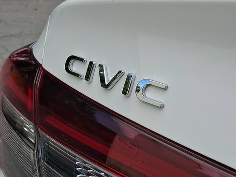 Certified 2025 Honda Civic Sport image 30