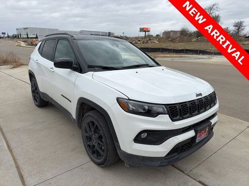 Used 2024 Jeep Compass Latitude w/ Convenience Group image 1