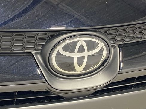 Used 2025 Toyota Corolla LE image 27