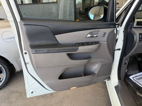 Used 2016 Honda Odyssey Touring Elite image 20