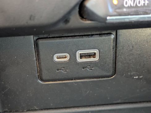 Used 2021 Chevrolet Suburban LS image 21