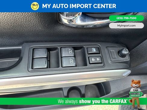 Used 2018 Nissan Titan SV w/ SV Convenience Package AWD/4WD image 11
