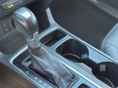 Used 2017 Ford Escape Titanium image 28