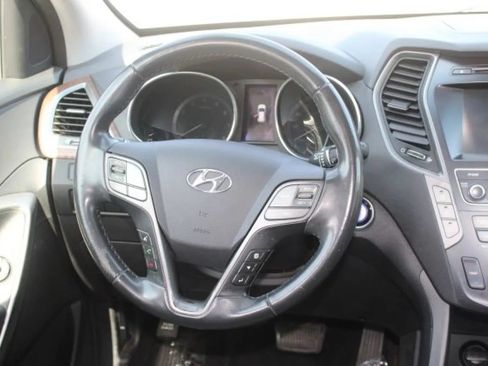 Used 2018 Hyundai Santa Fe SE w/ SE Premium Package 02 AWD/4WD image 12