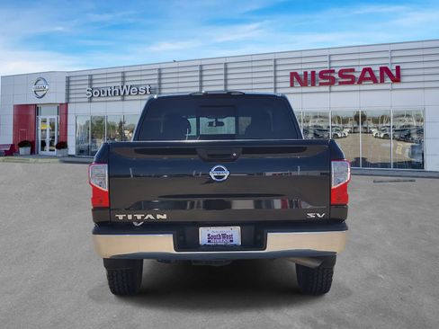 Certified 2017 Nissan Titan SV image 8