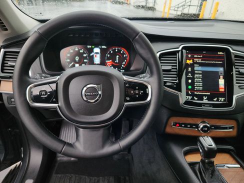 Used 2016 Volvo XC90 T6 Inscription w/ Vision Package image 9