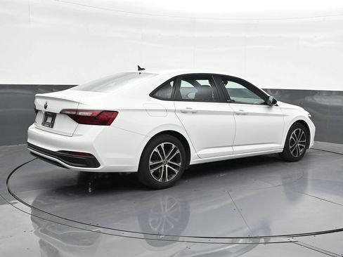 Used 2023 Volkswagen Jetta Sport FWD image 5