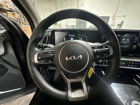 Used 2023 Kia Sportage LX AWD/4WD image 15