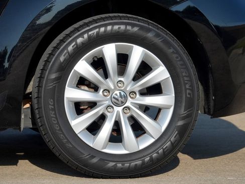 Used 2013 Volkswagen Beetle 2.5 FWD image 25