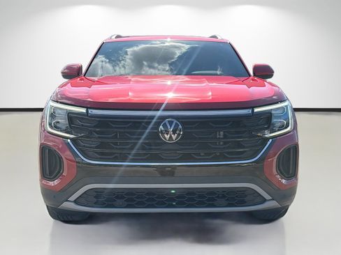 Used 2024 Volkswagen Atlas Cross Sport SE w/ Panoramic Sunroof Package FWD image 8