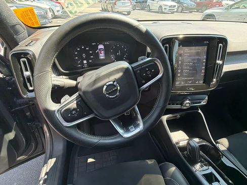 Used 2019 Volvo XC40 T5 R-Design AWD/4WD image 27