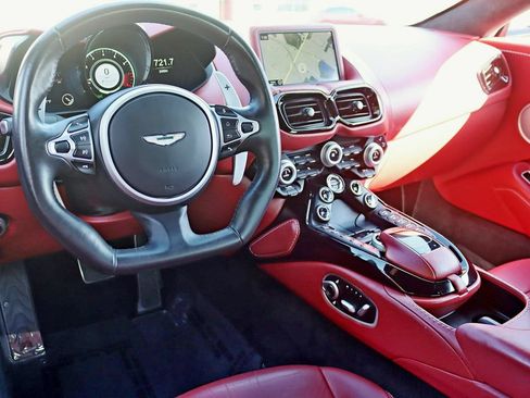 Used 2019 Aston Martin V8 Vantage Coupe RWD image 48