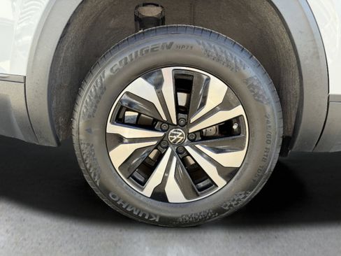 Used 2024 Volkswagen Atlas SE AWD/4WD image 21