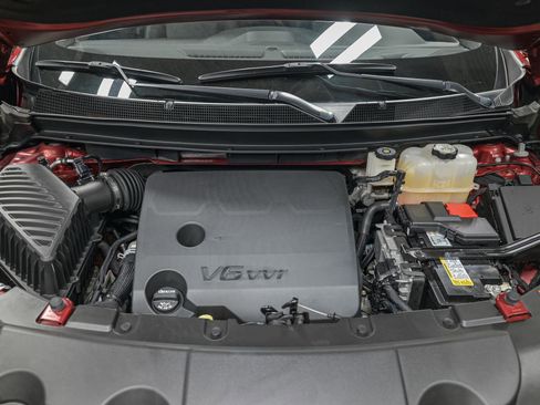 Used 2023 Chevrolet Traverse RS w/ LPO, Floor Liner Package image 11