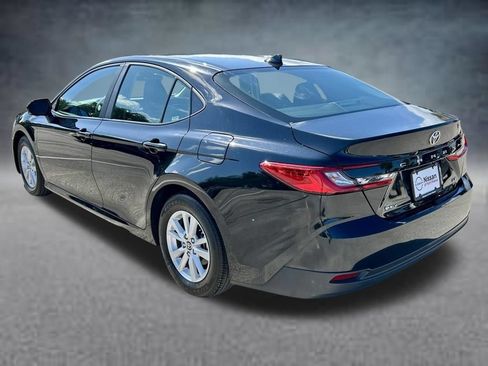 Used 2025 Toyota Camry LE FWD image 8