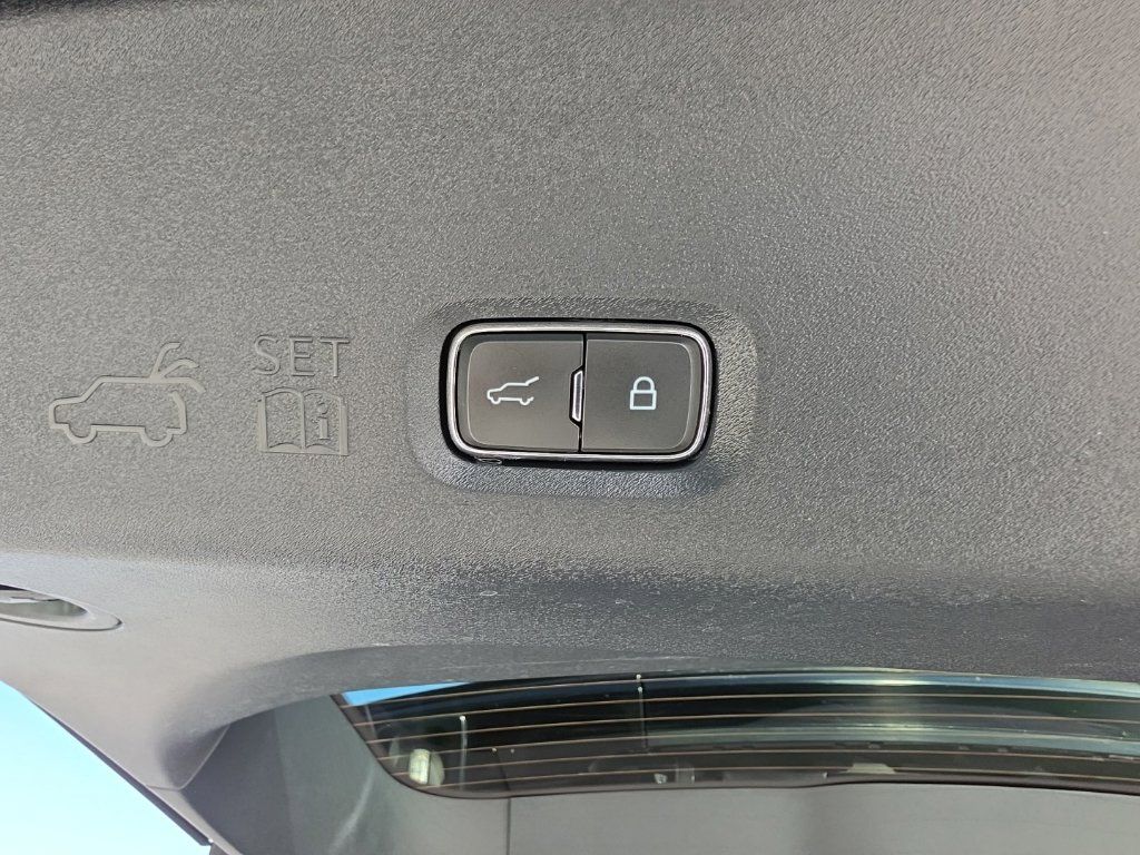 Used 2025 Ford Expedition Tremor AWD/4WD image 34