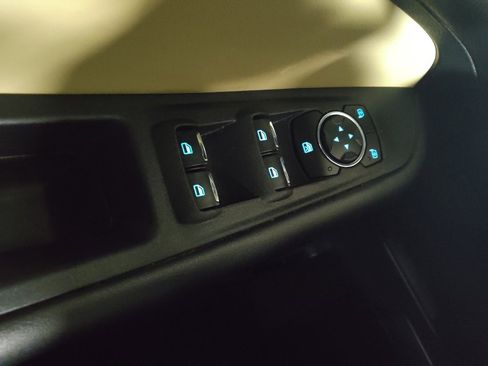 Used 2023 Ford Edge SE image 27