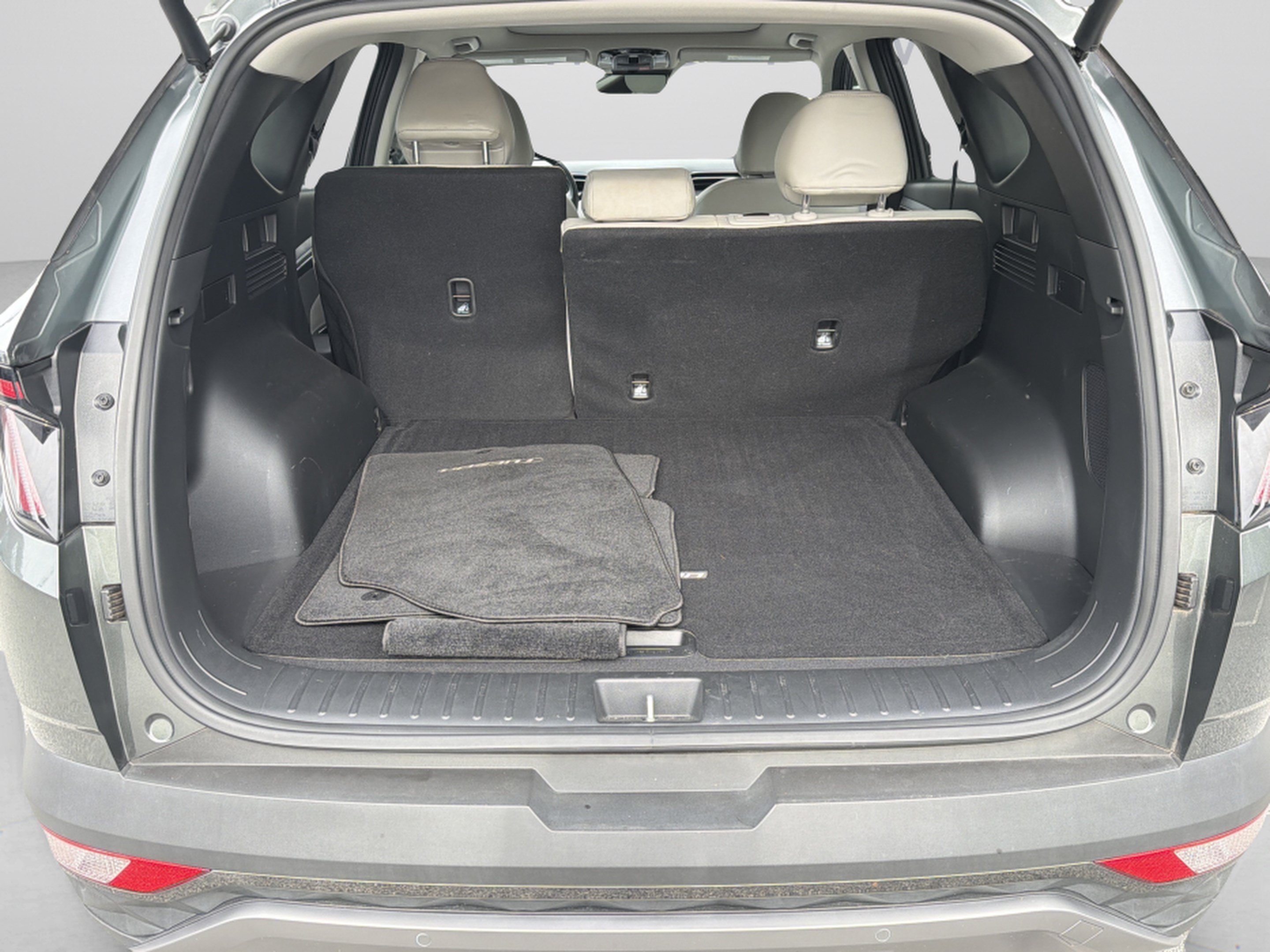 Certified 2022 Hyundai Tucson Limited w/ Cargo Package AWD/4WD image 35