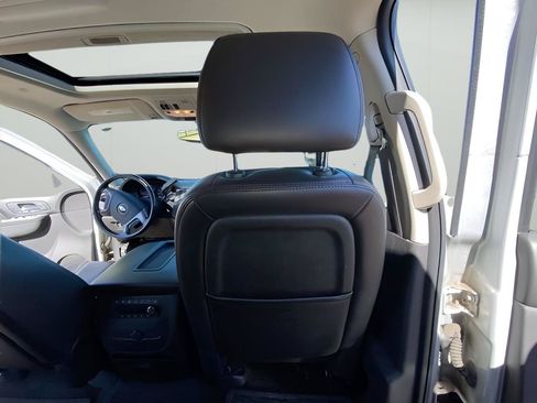 Used 2011 Chevrolet Tahoe LT w/ Luxury Package AWD/4WD image 28