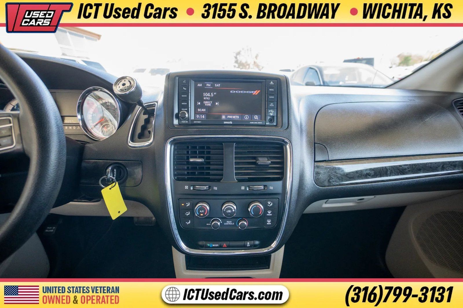 Used 2019 Dodge Grand Caravan SE w/ UConnect Hands-Free Group FWD image 11