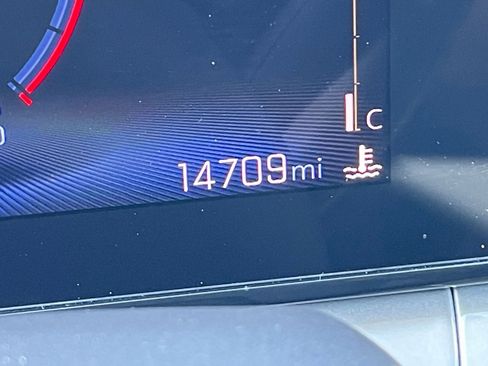 Used 2025 Chevrolet Trax LT image 40