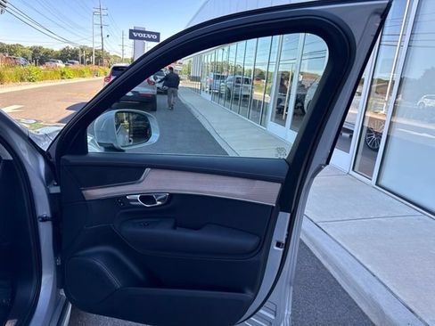 Certified 2025 Volvo XC90 B6 Plus AWD/4WD image 14